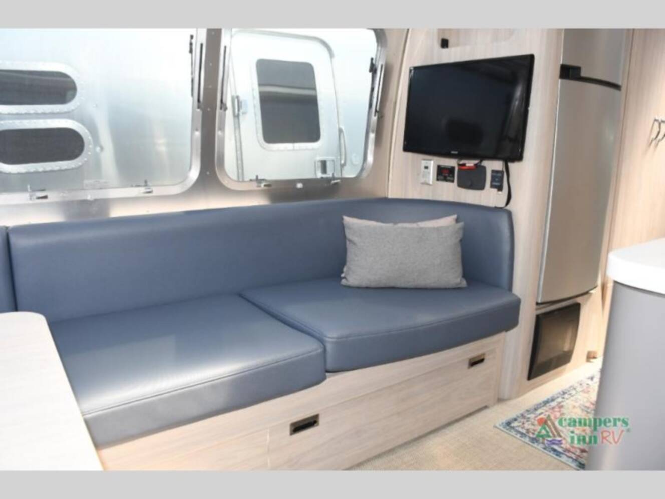 A photo of this 2019 Airstream Globetrotter 27FB Twin