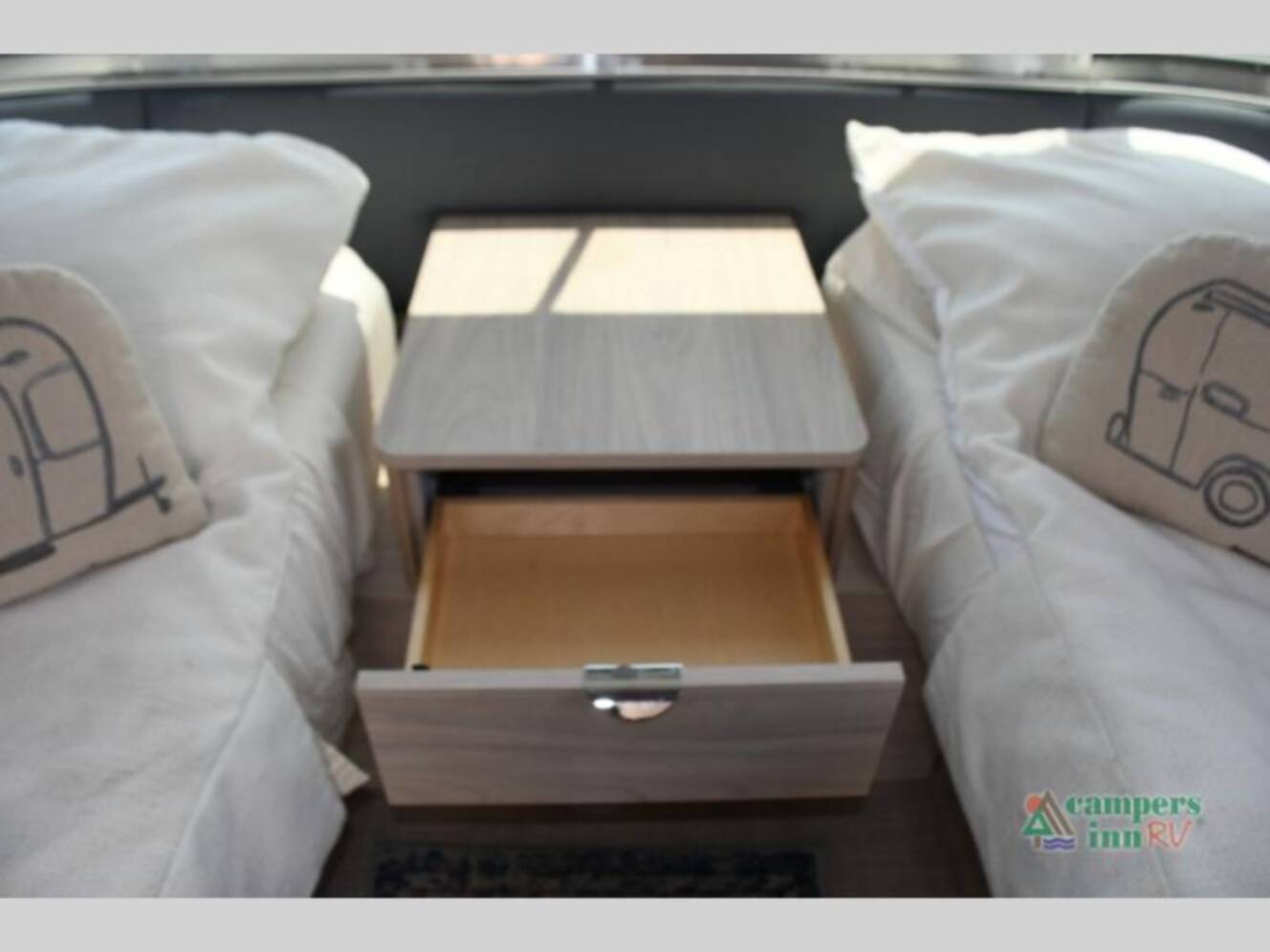 A photo of this 2019 Airstream Globetrotter 27FB Twin