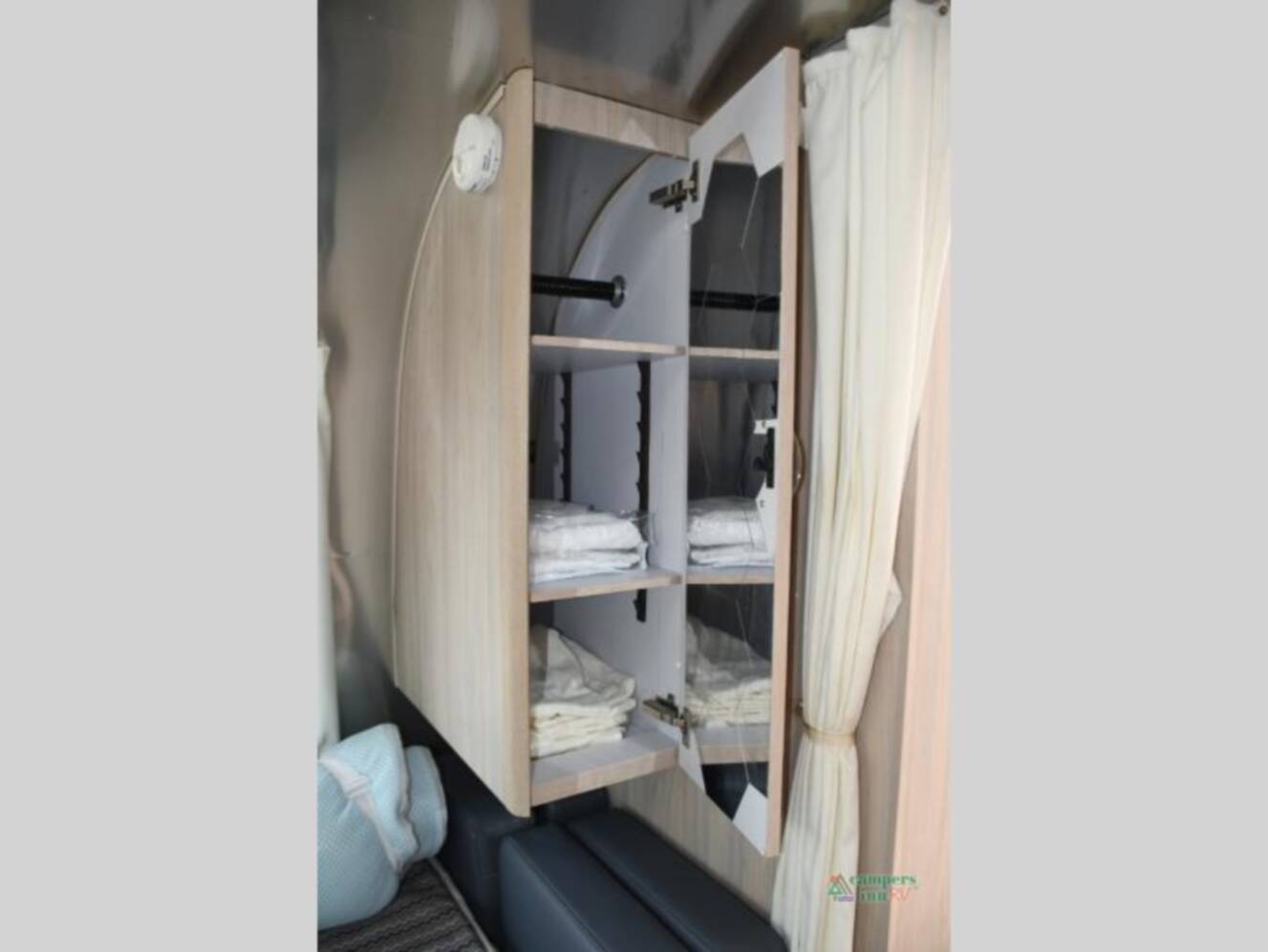 A photo of this 2019 Airstream Globetrotter 27FB Twin