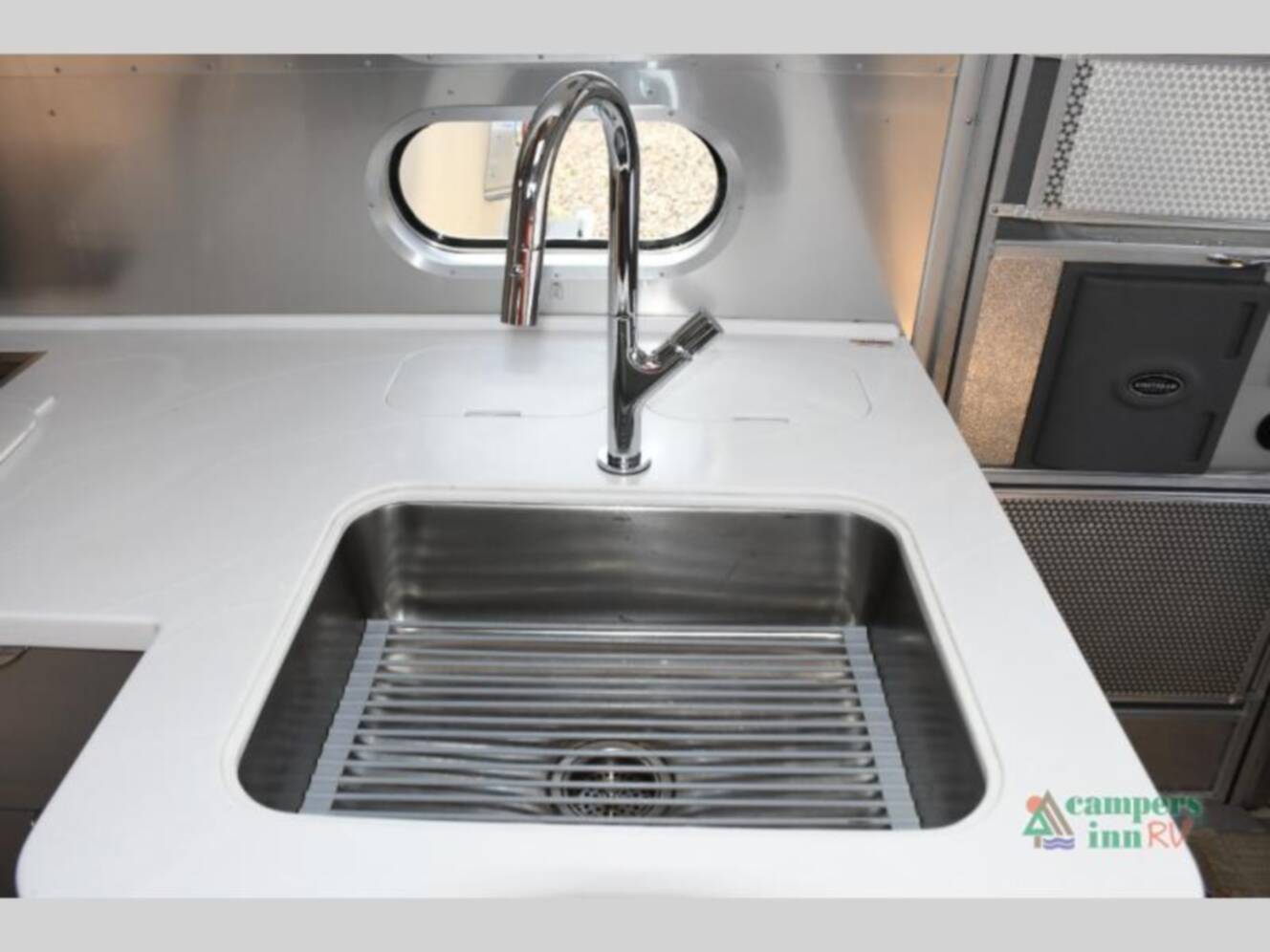 A photo of this 2019 Airstream Globetrotter 27FB Twin