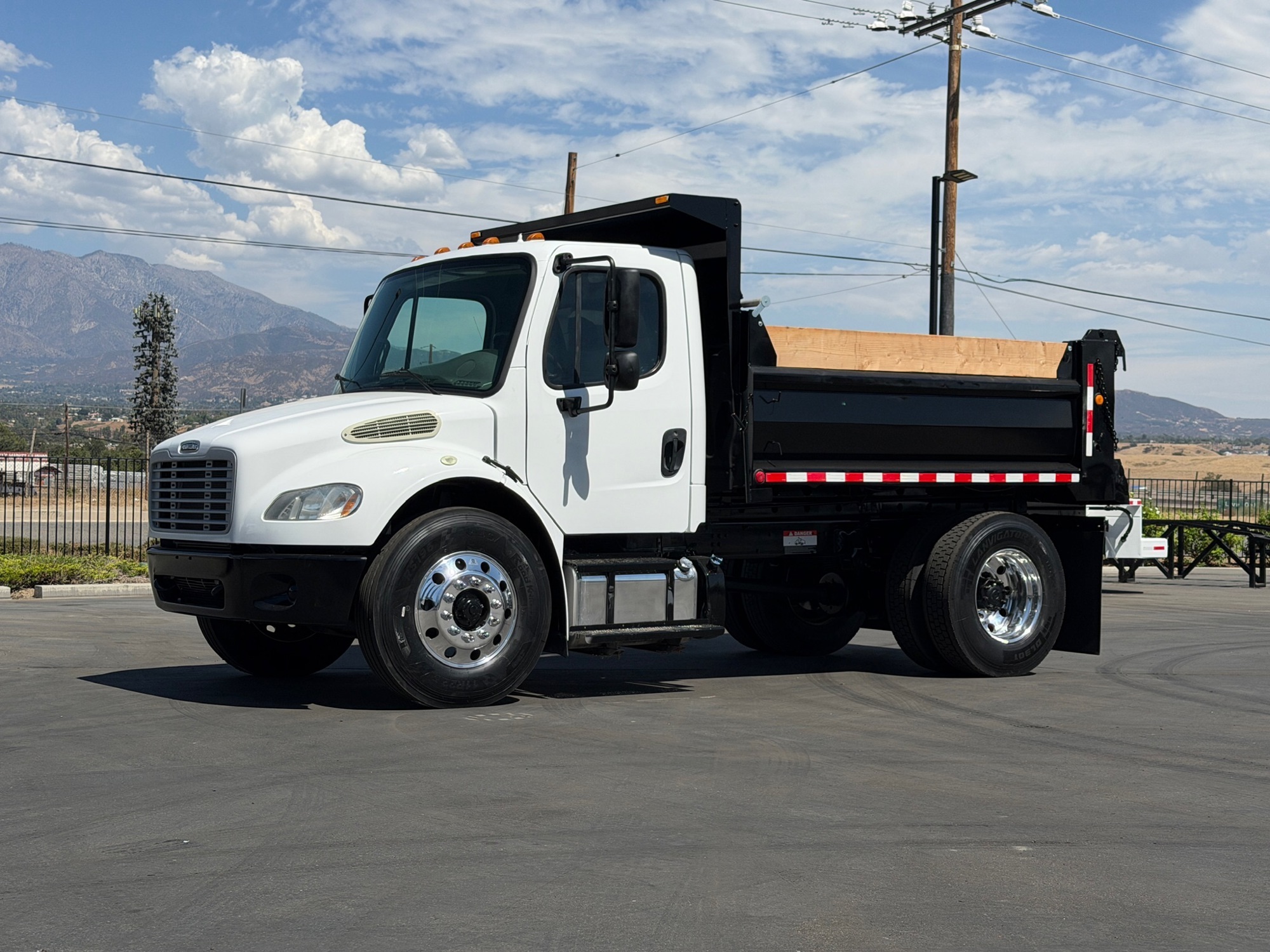 2014 FREIGHTLINER BUSINESS CLASS M2 106 in Yucaipa, CA