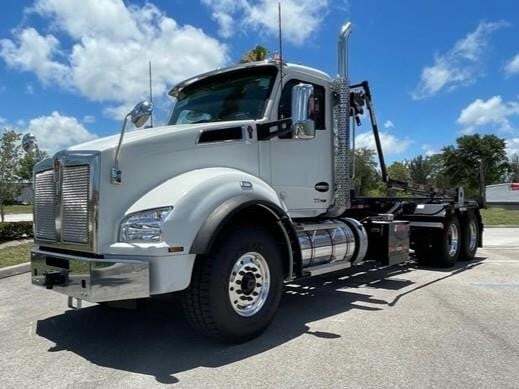 2025 KENWORTH T880 in Fort Lauderdale, FL