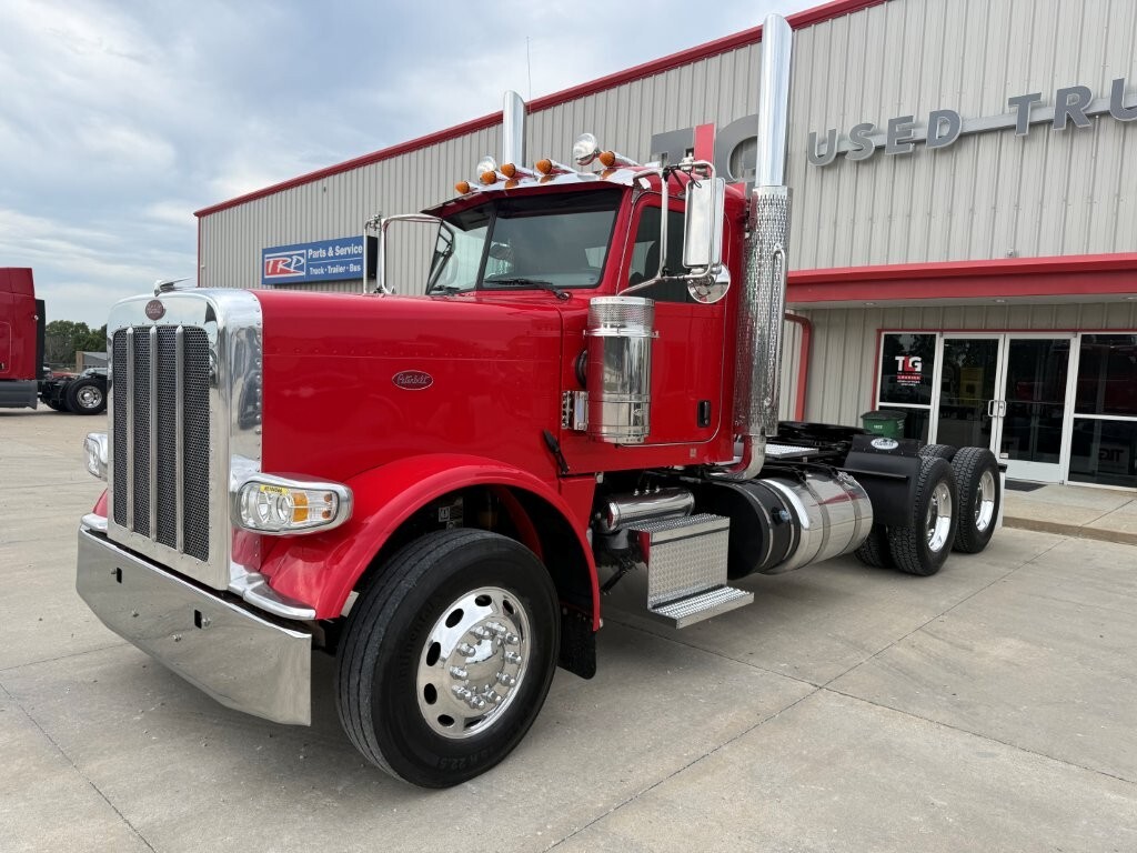 2021 PETERBILT 389 in Strafford, MO