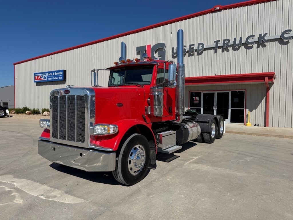 2023 PETERBILT 389 in Strafford, MO