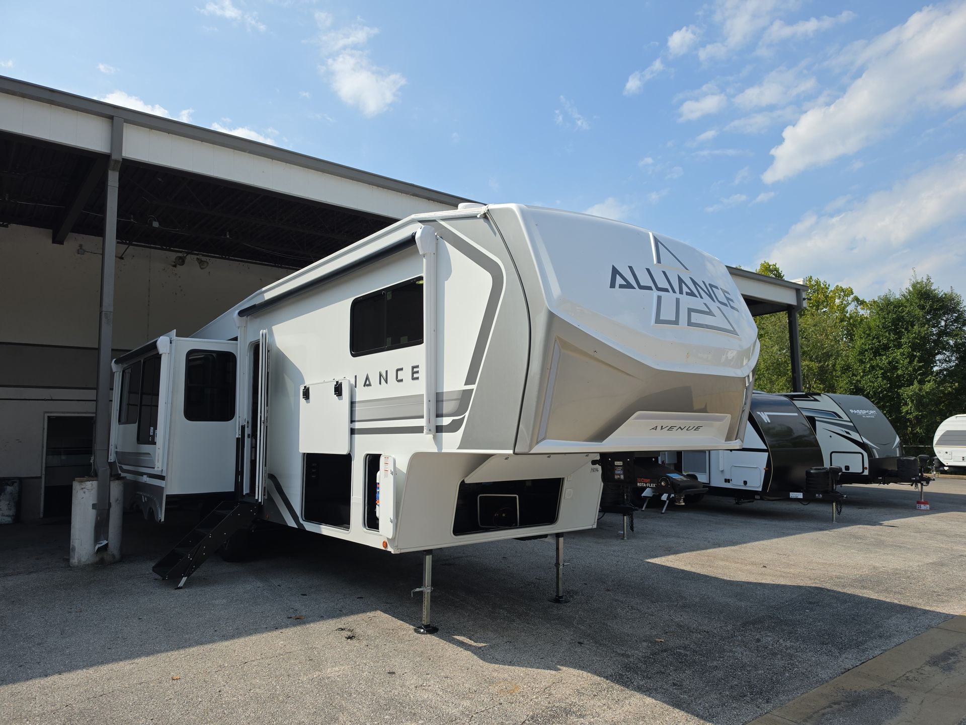 2027 Alliance Rv Avenue 32RLS in eureka MO