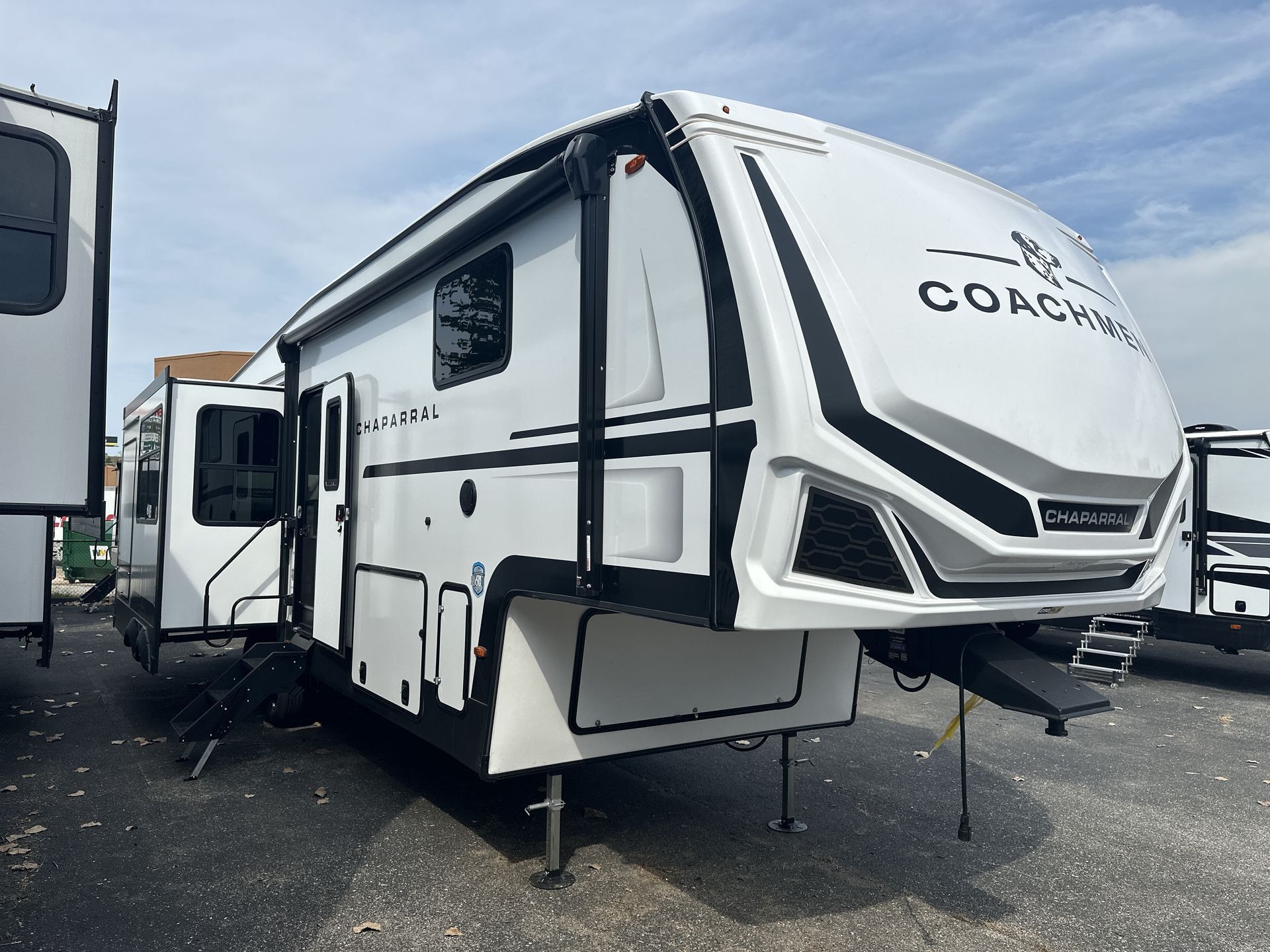 2027 Coachmen Chaparral 298RLS in eureka MO