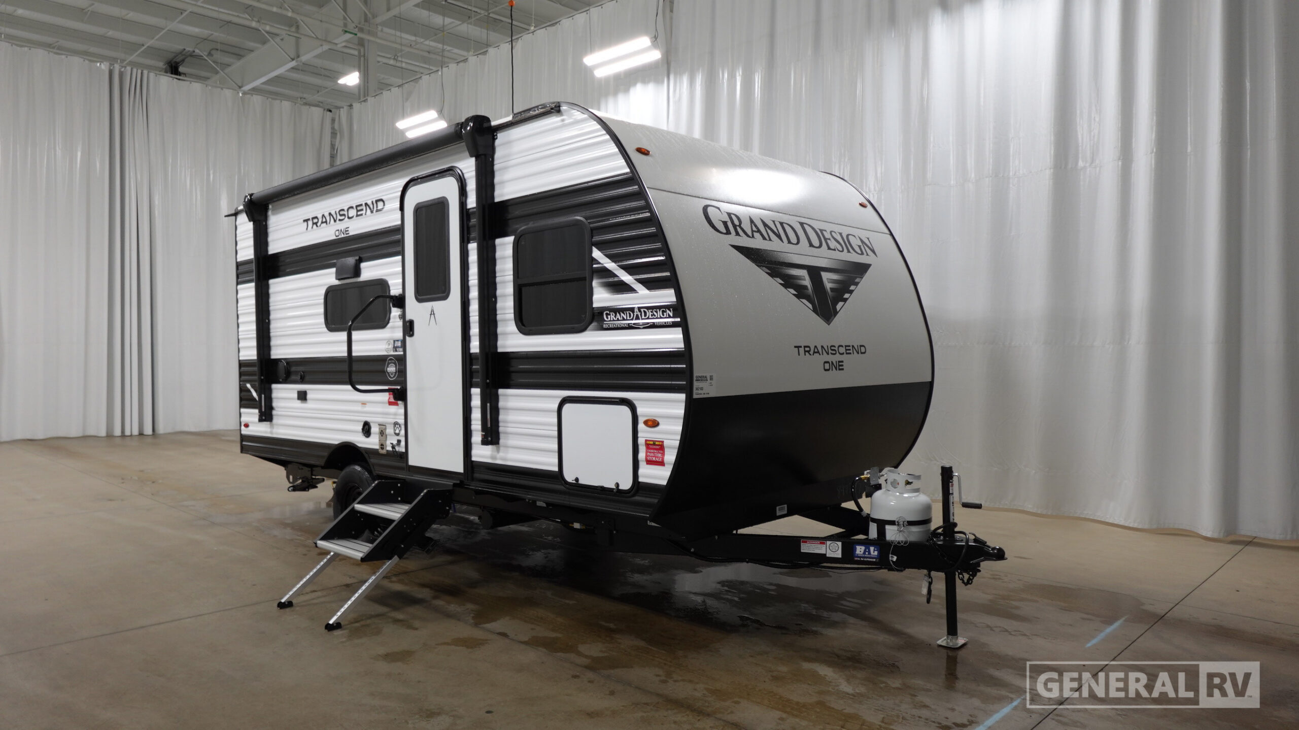 2027 Grand Design TRANSCEND-ONE 151BH in wixom MI