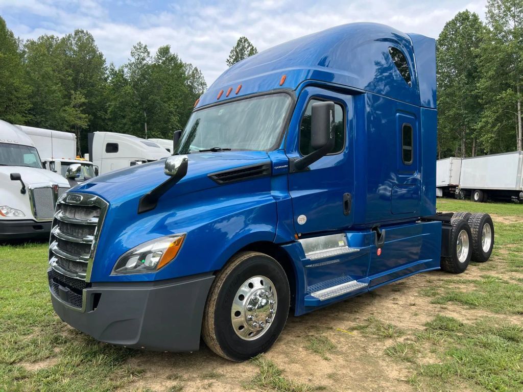 2019 FREIGHTLINER CASCADIA 126 in Fredericksburg, VA