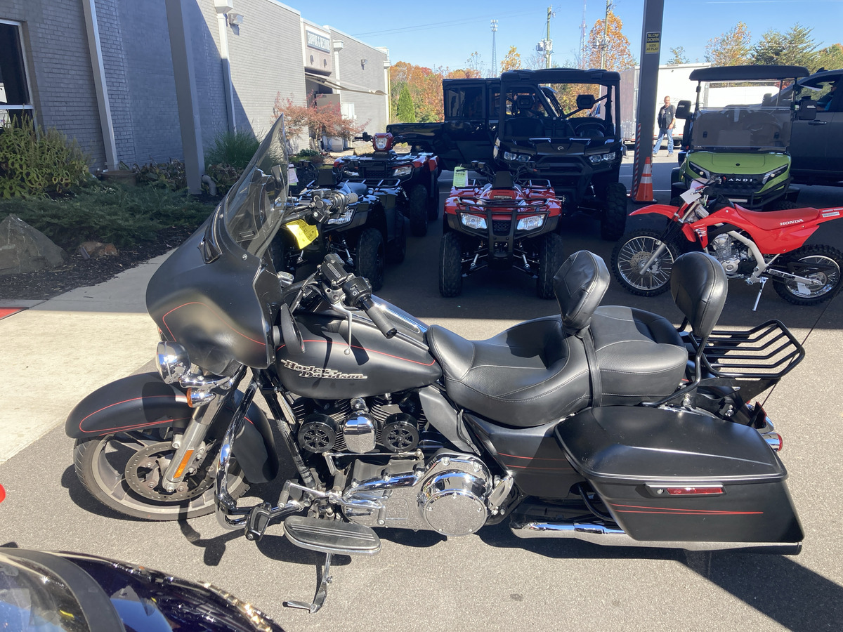 2014 Harley Davidson FLHXS - Street Glide Special SPECIAL in Winston-salem, NC