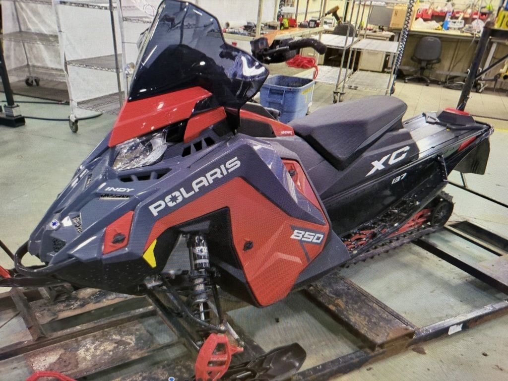 2024 Polaris® 850 Indy XC 137 Indy Red in lincoln park MI