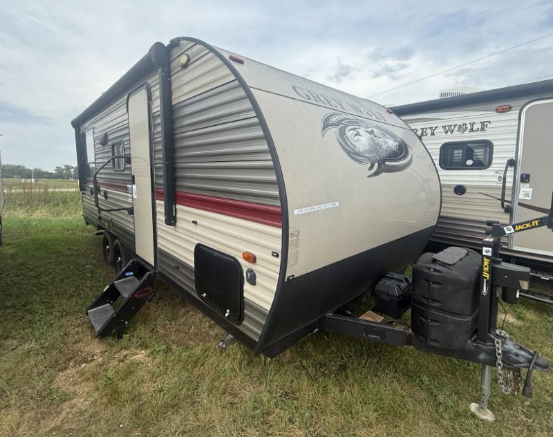 2018 Forest River Cherokee Grey Wolf 19SM RV