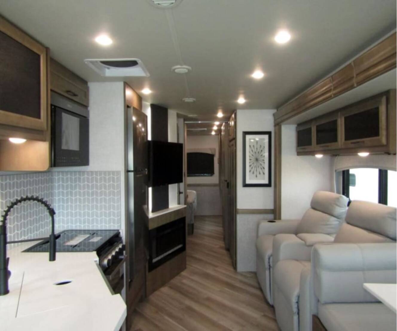A photo of this 2026 Fleetwood FORTIS 34MB