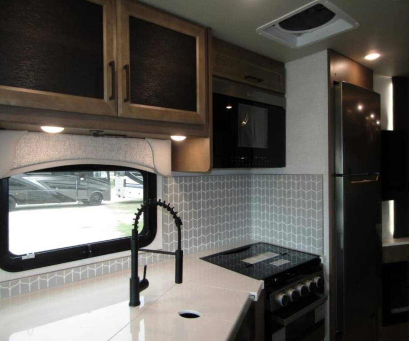 A photo of this 2026 Fleetwood FORTIS 34MB