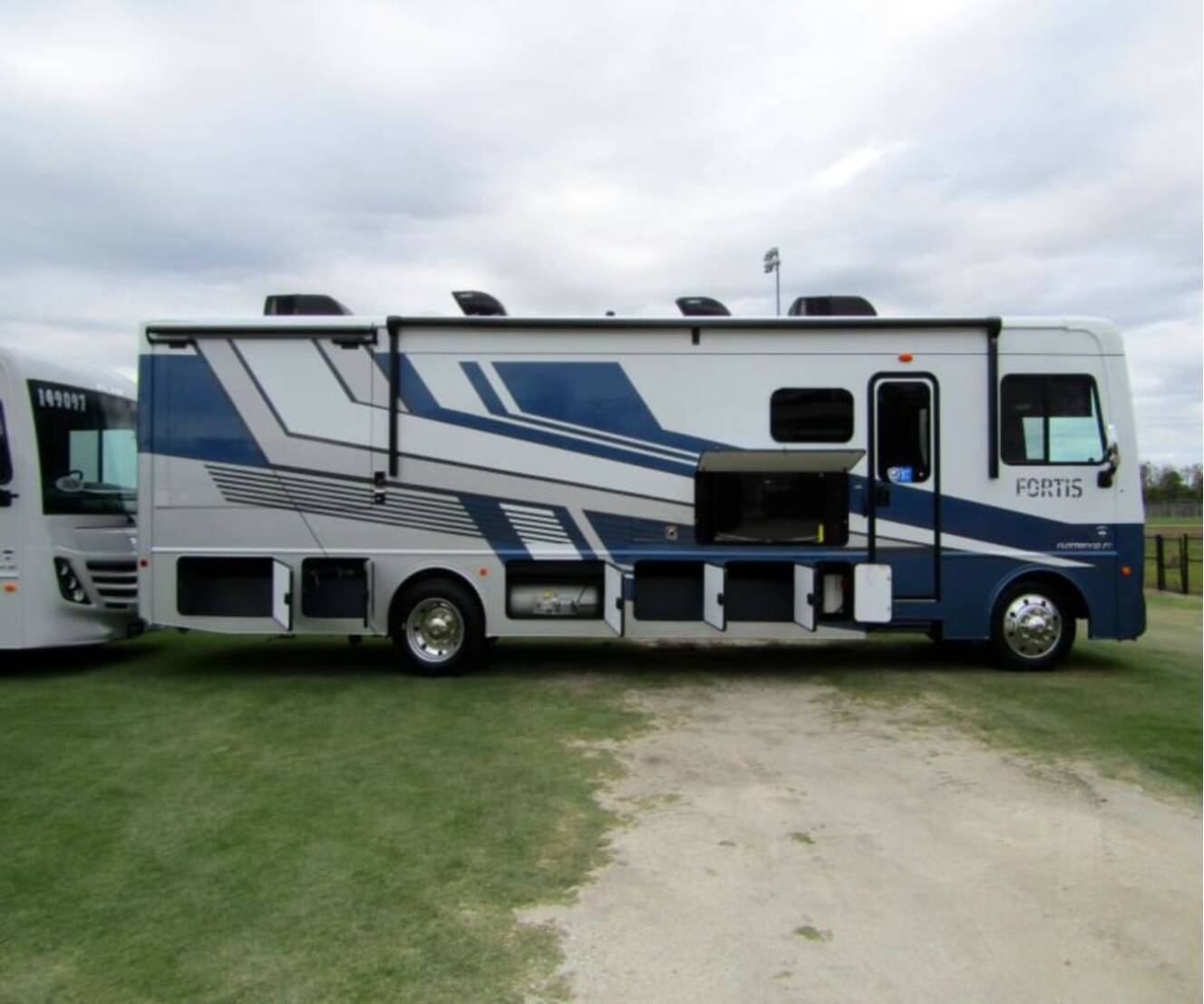 A photo of this 2026 Fleetwood FORTIS 34MB