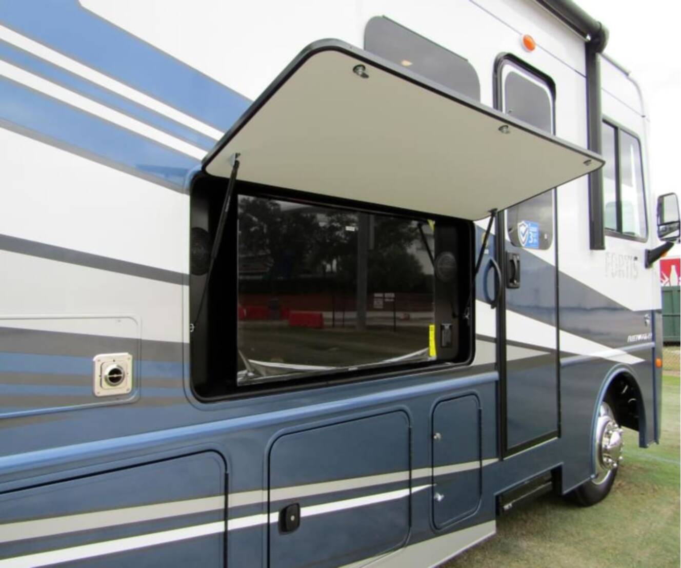 A photo of this 2026 Fleetwood FORTIS 34MB