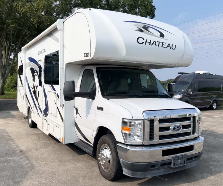 2021 Thor Motor Coach CHATEAU 31W in sanford FL