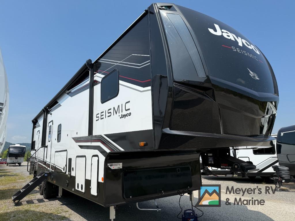 2027 Jayco Seismic 359 in mt morris PA