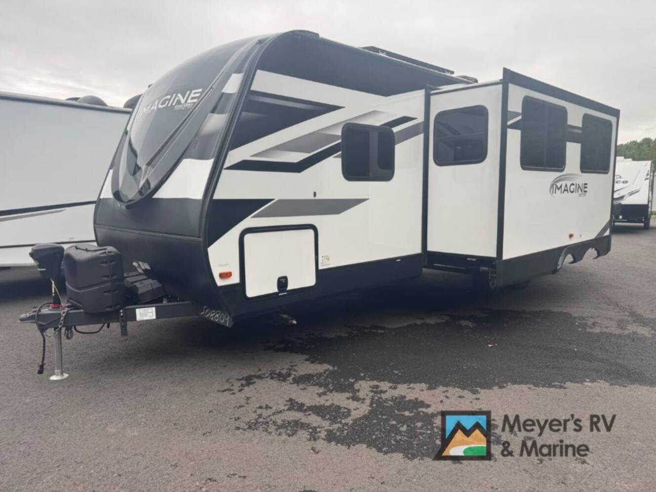 A photo of this 2022 Grand Design Imagine 2800BH