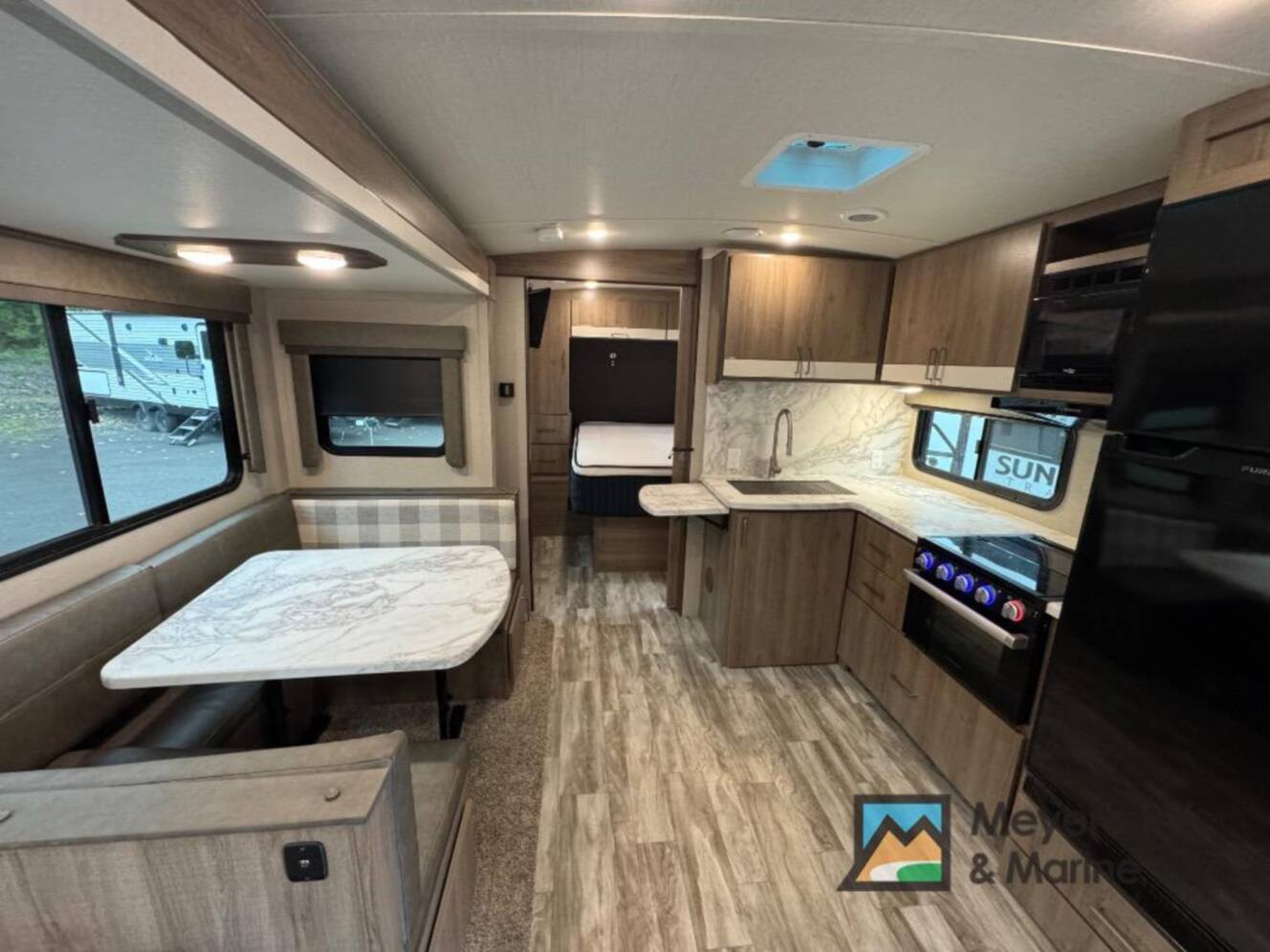 A photo of this 2022 Grand Design Imagine 2800BH