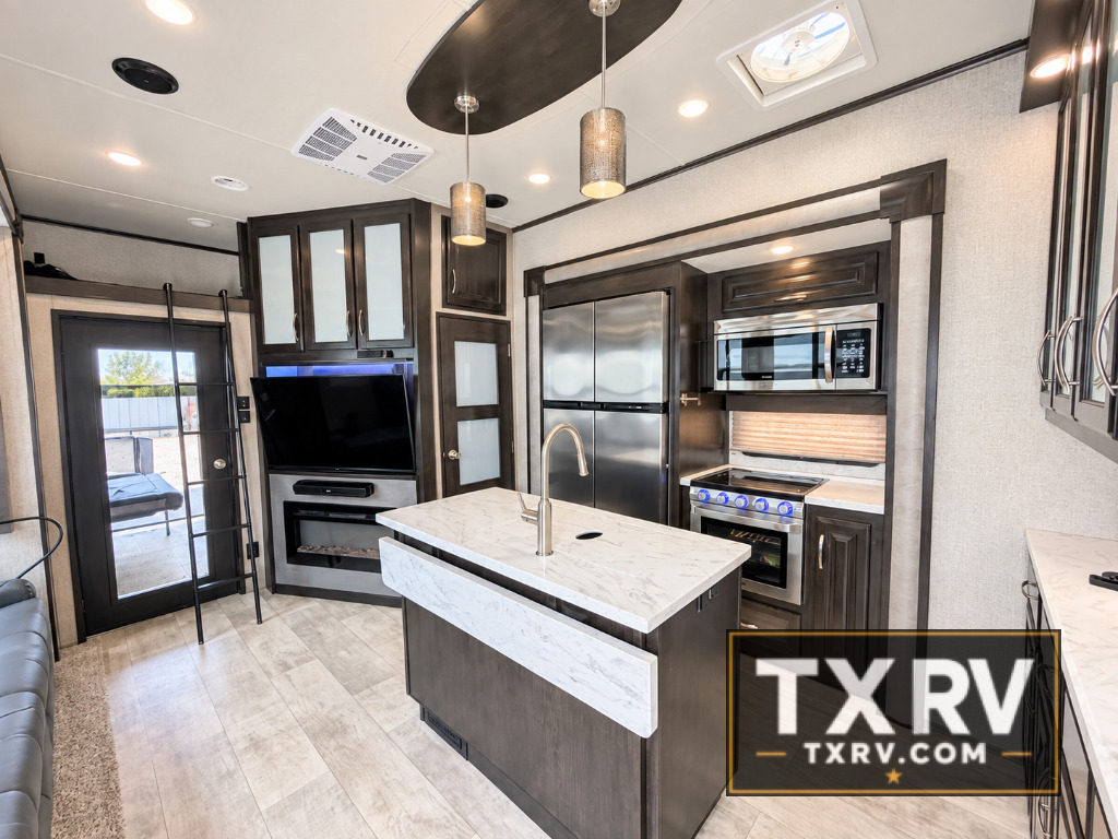 2018 Grand Design Momentum M-Class 351M in kennedale TX
