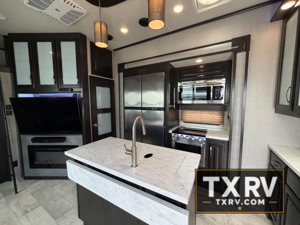 2018 Grand Design Momentum M-Class 351M in kennedale TX