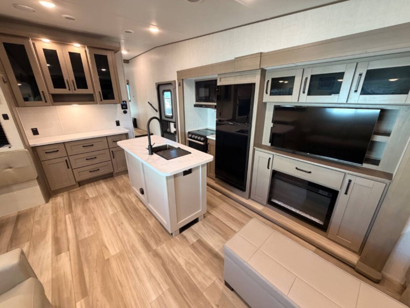 A photo of this 2025 Grand Design Reflection 100 Series 28RL