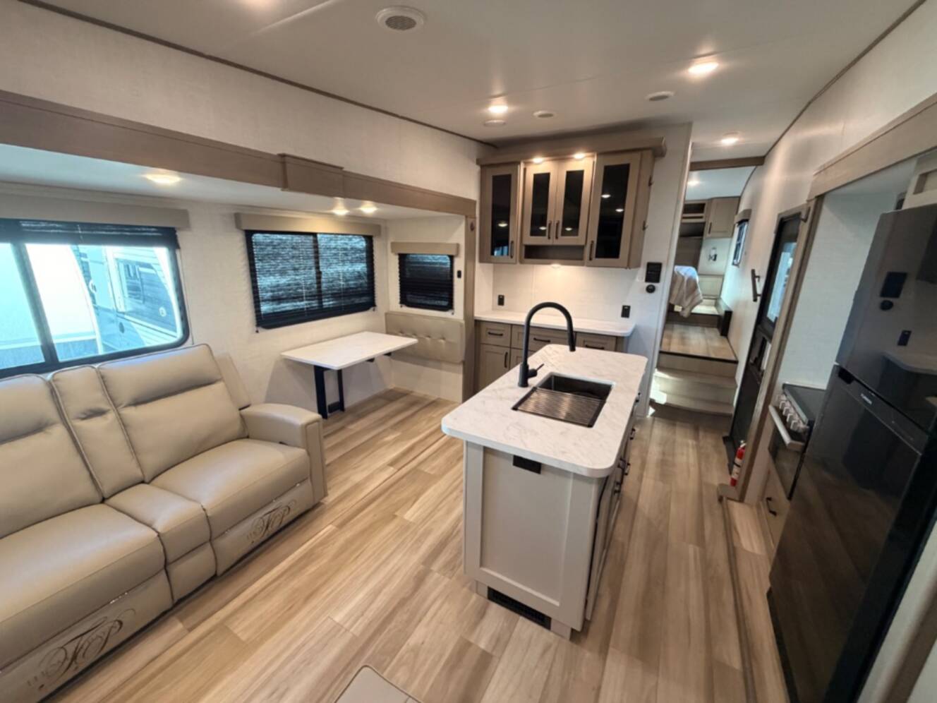 A photo of this 2025 Grand Design Reflection 100 Series 28RL