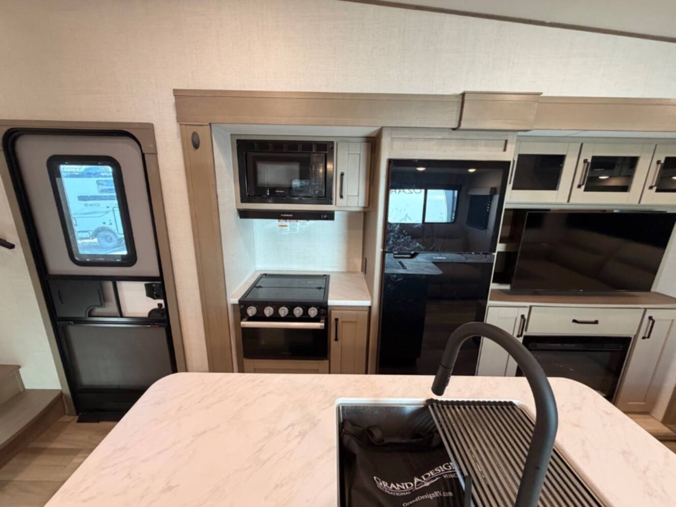 A photo of this 2025 Grand Design Reflection 100 Series 28RL