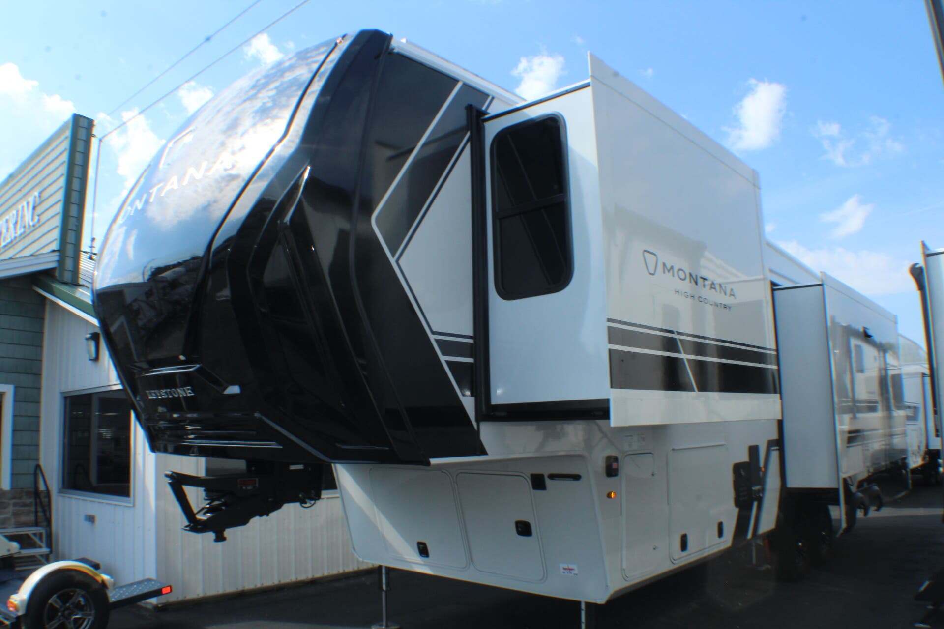 2027 Keystone Montana High Country 290RL in clyde OH