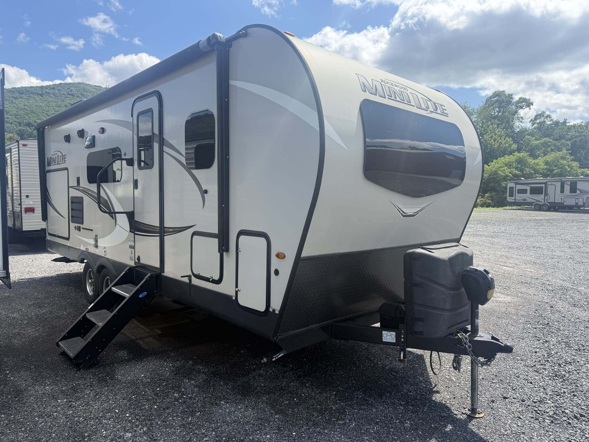 2020 Forest River Rockwood Mini Lite 2507S in mill hall PA