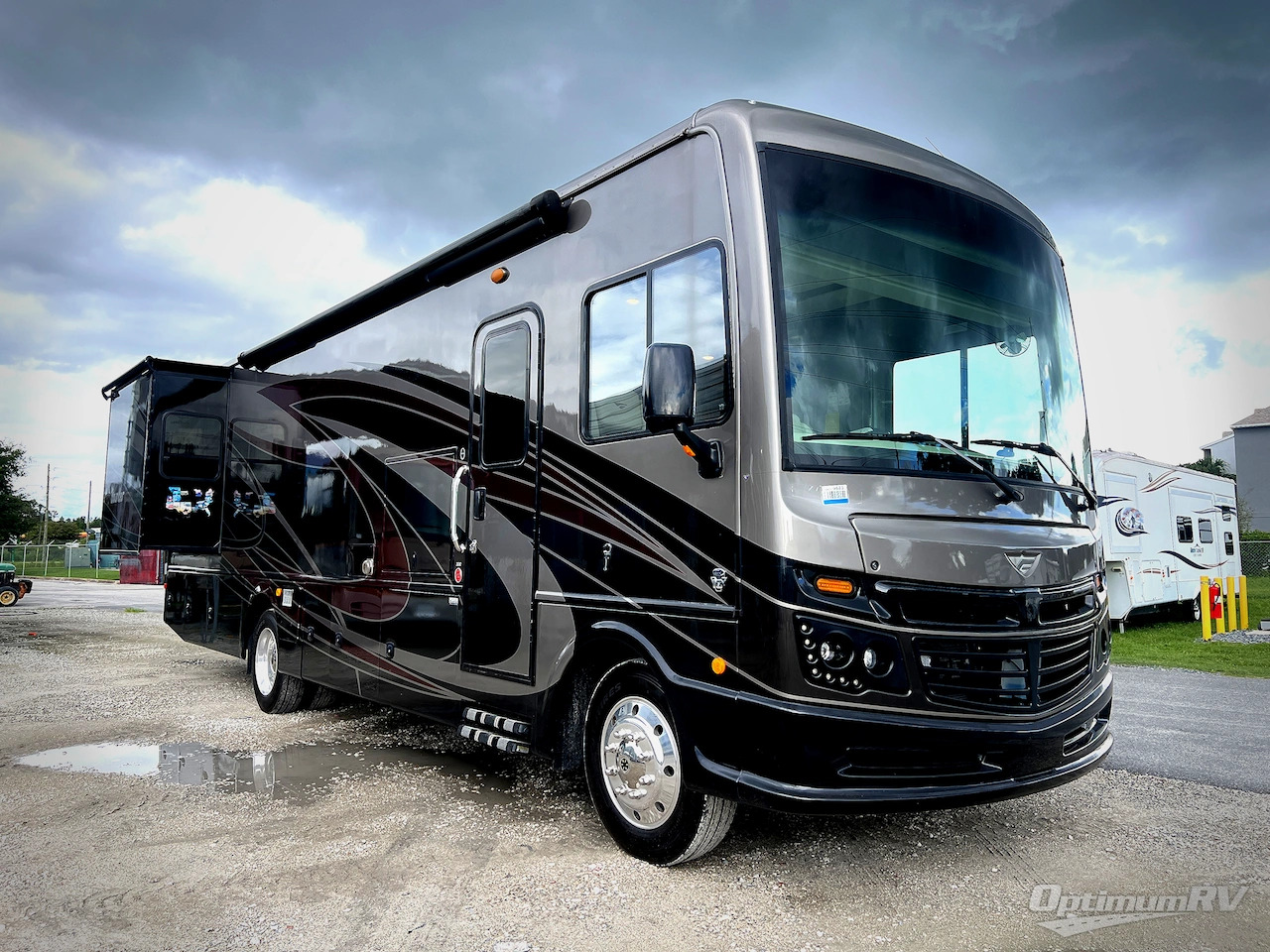 2020 Fleetwood Bounder 33C in bushnell FL