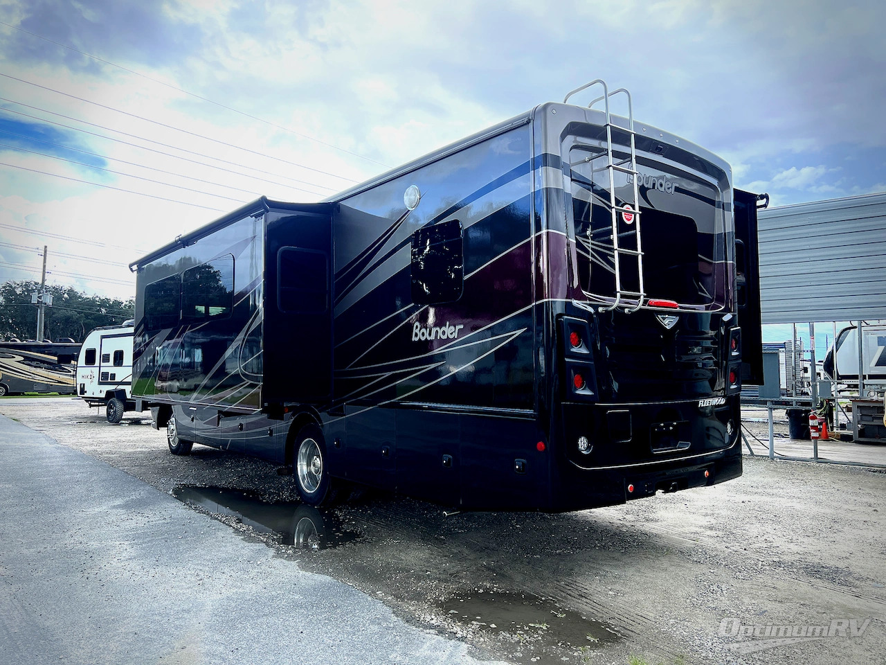 2020 Fleetwood Bounder 33C in bushnell FL