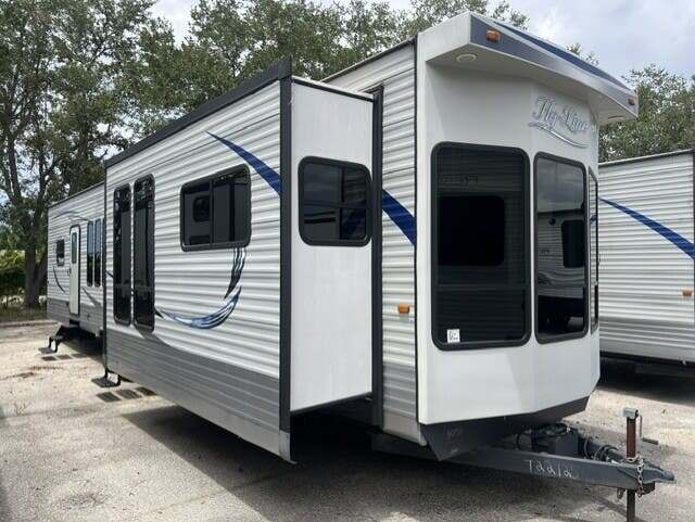 2022 Hy-Line in ft. myers FL