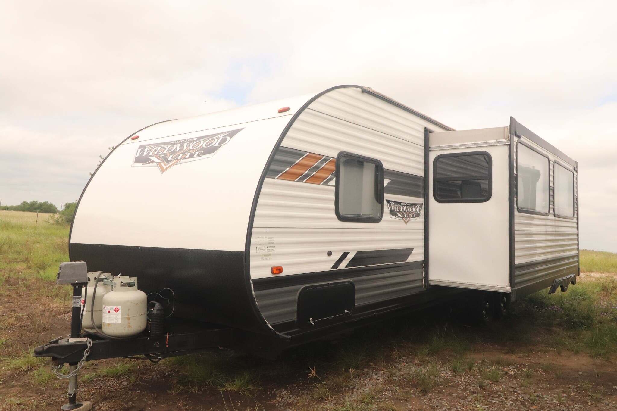 2022 Forest River Wildwood X-Lite 263BHXL in seguin TX