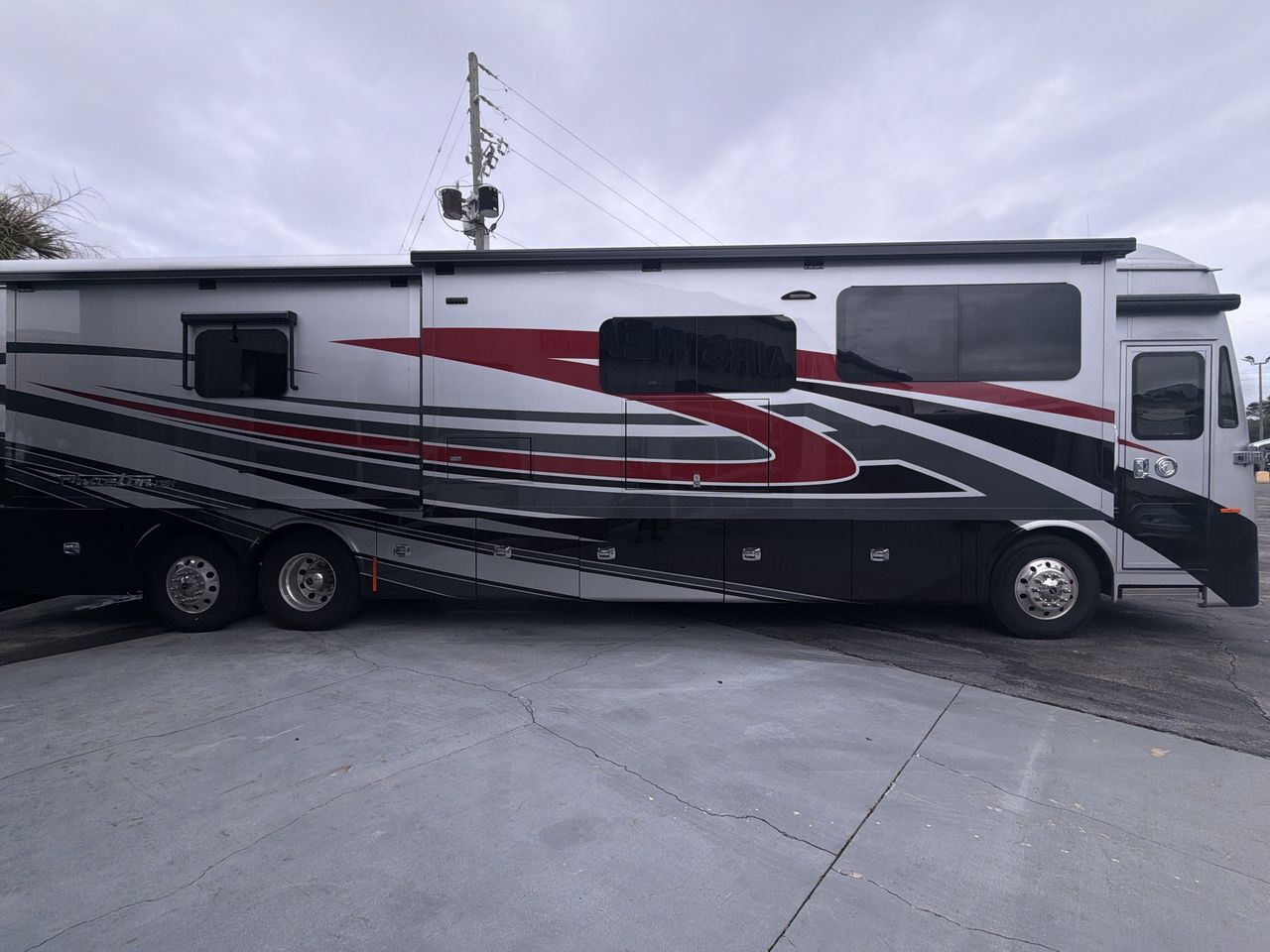2025 Tiffin Motorhomes Phaeton 44OH in casselberry FL