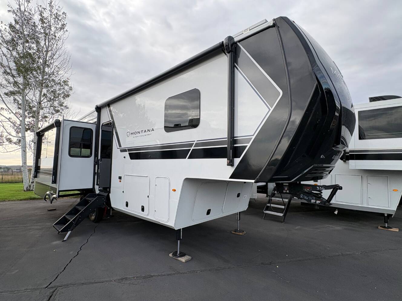 A photo of this 2027 Keystone Montana High Country 290RL