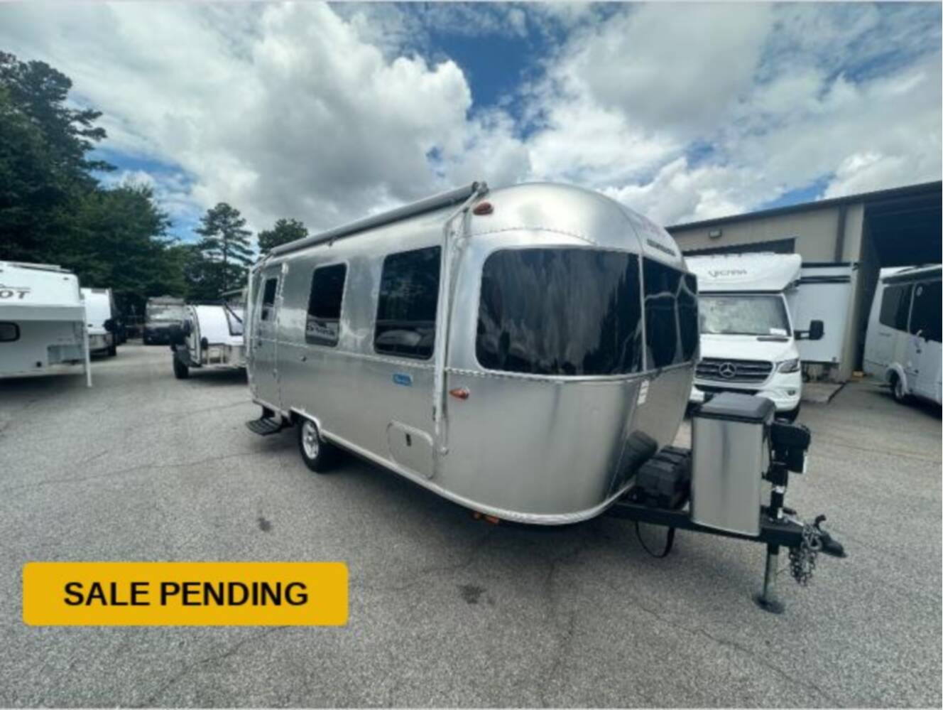 A photo of this 2024 Airstream Bambi 22FB