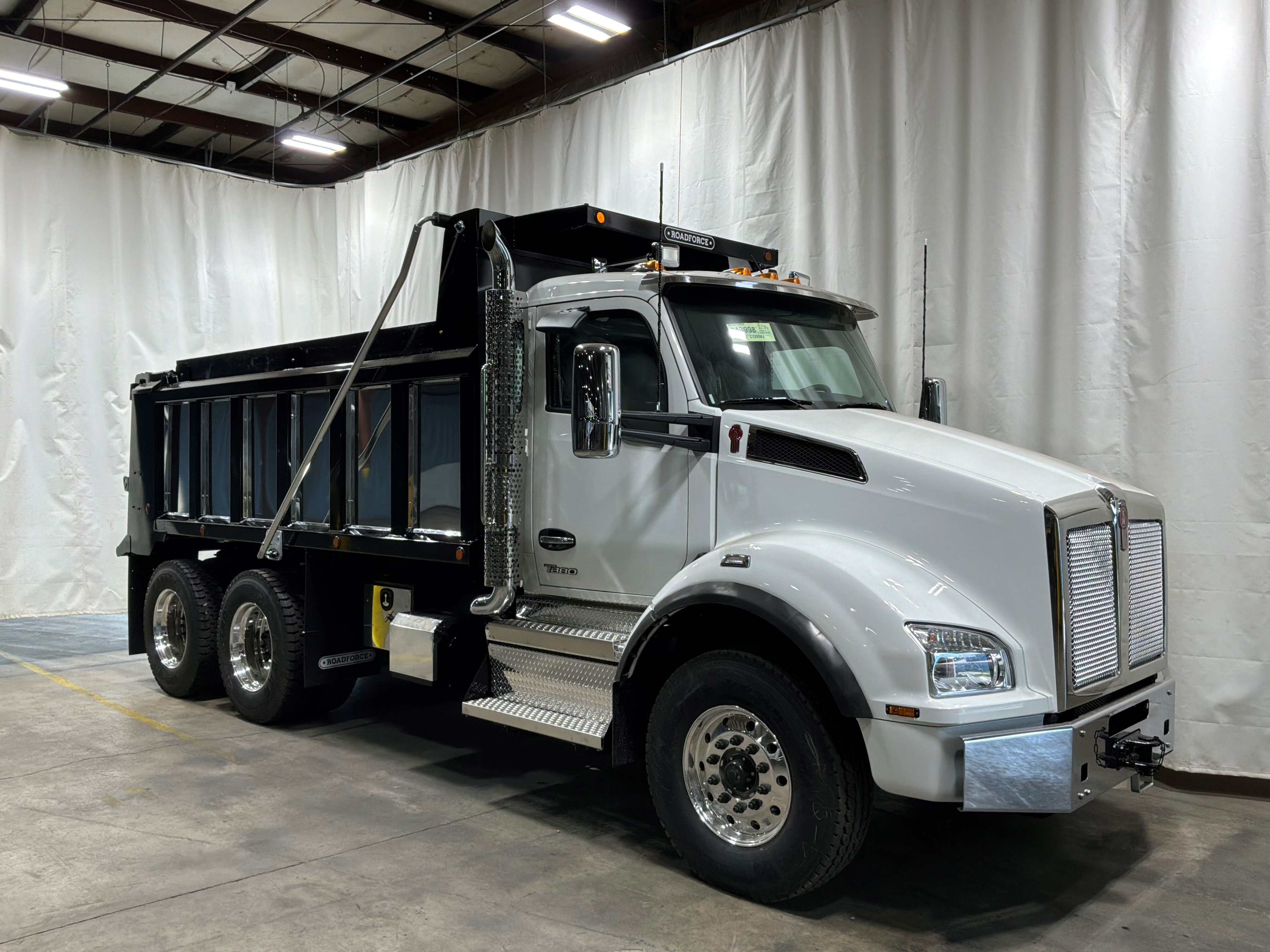 2027 KENWORTH T880 in Mableton, GA