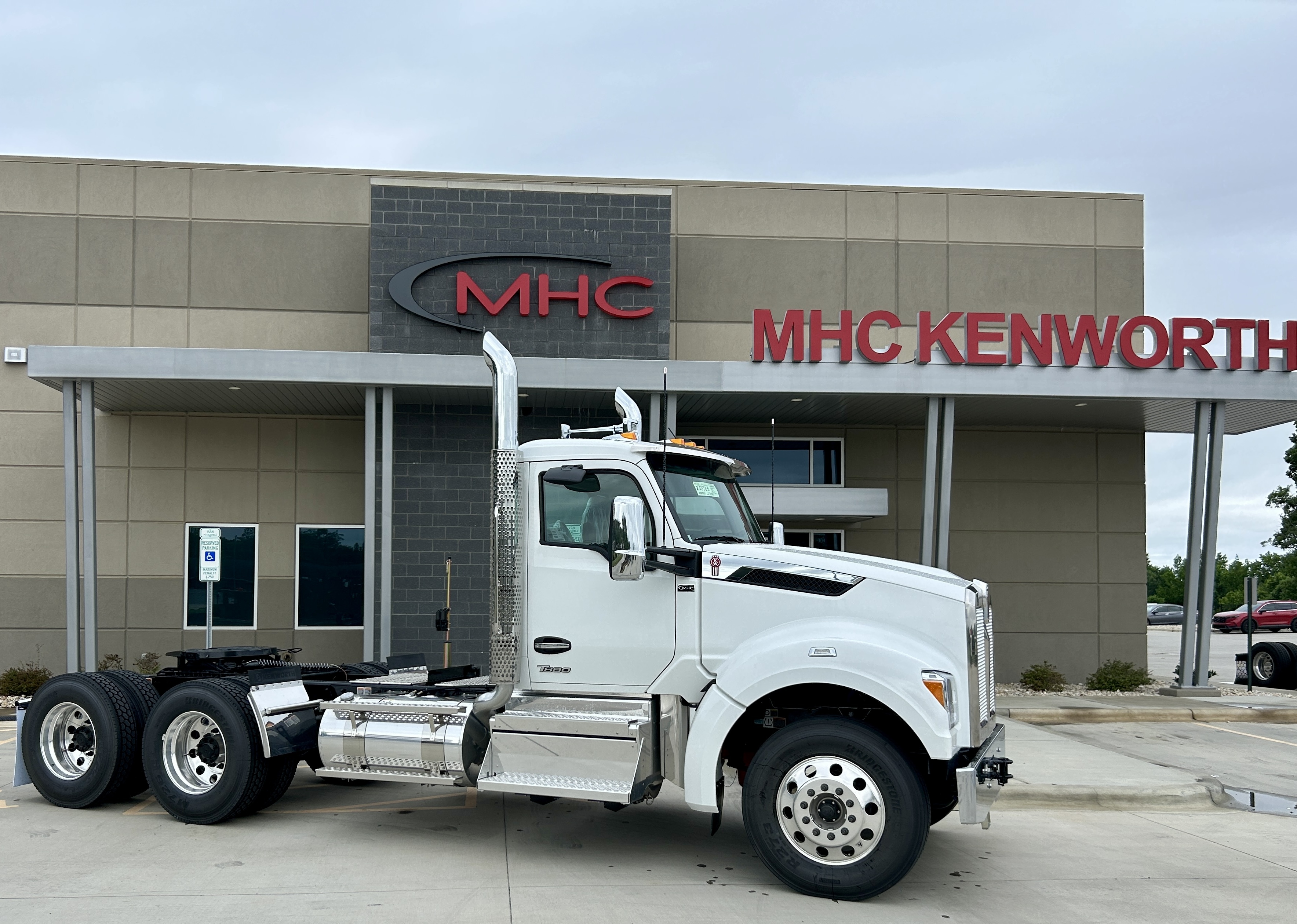 2027 KENWORTH T880S PH in Charlotte, NC