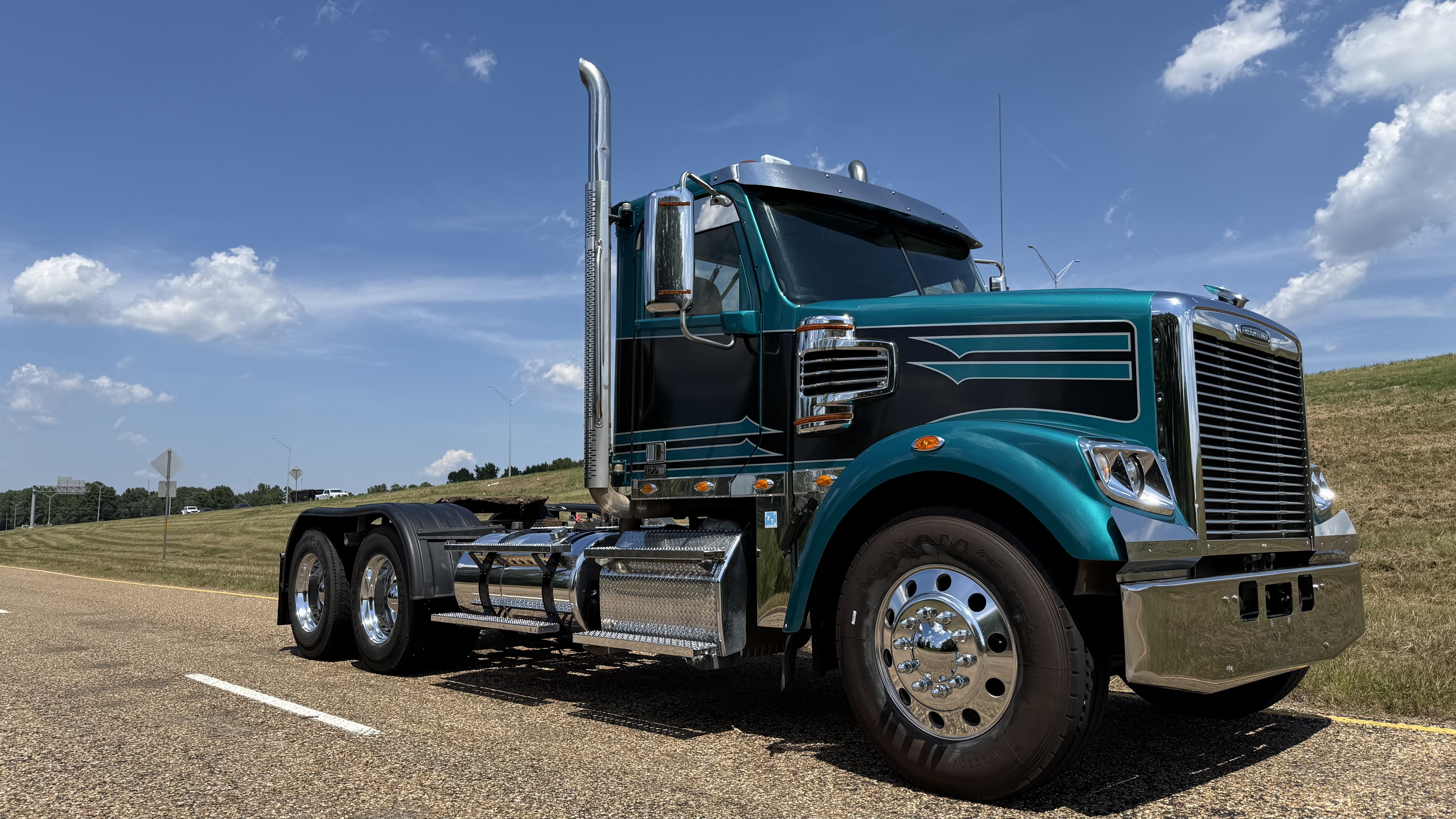2022 FREIGHTLINER 122 SD in Texarkana, TX