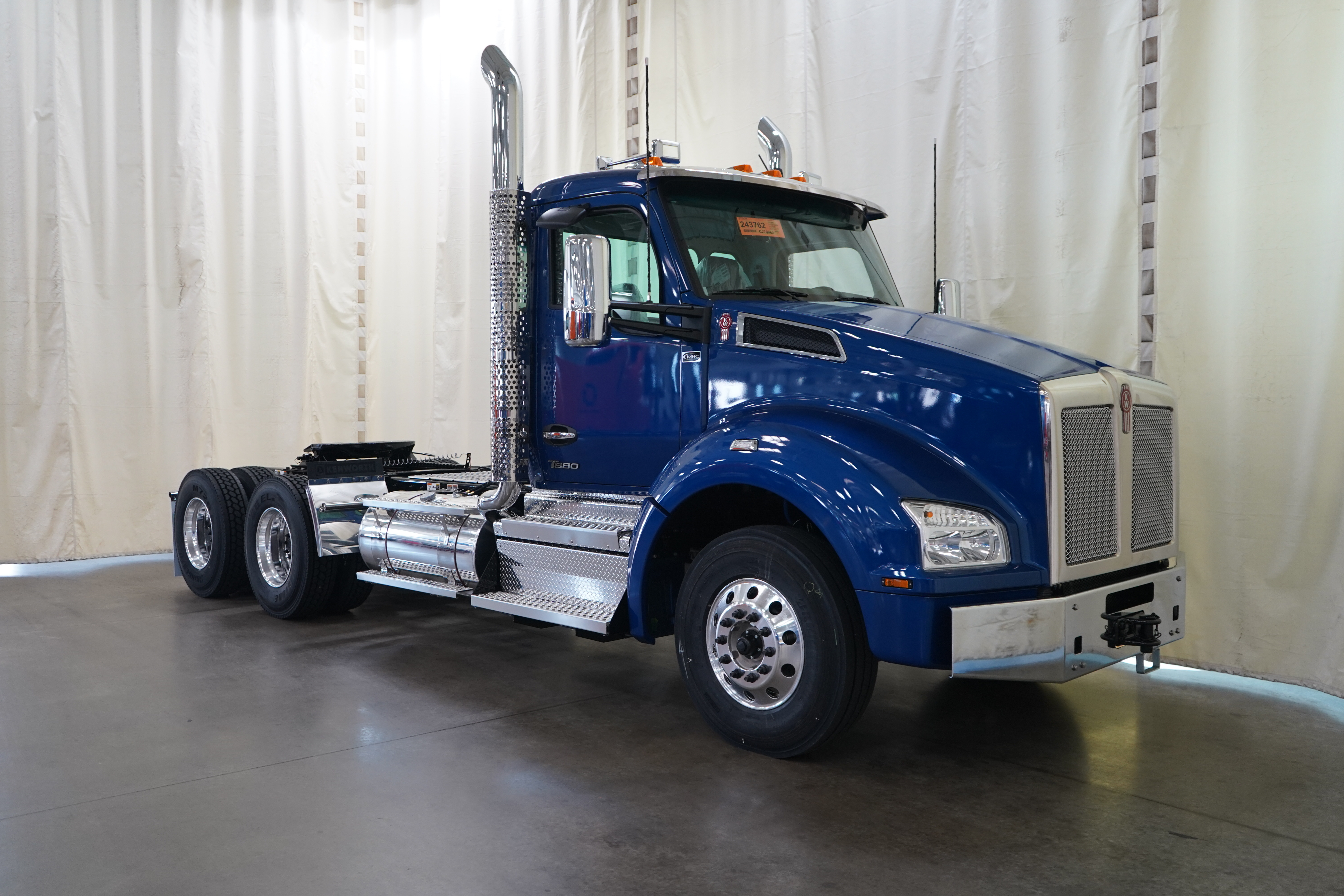 2027 KENWORTH T880 in Hickory, NC