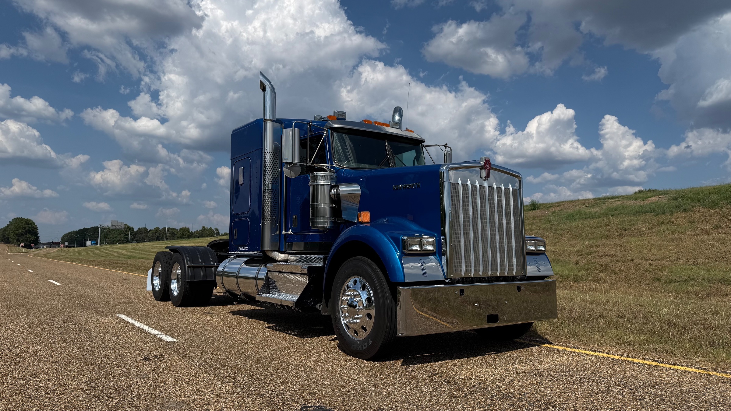 2024 KENWORTH W900 in Texarkana, TX