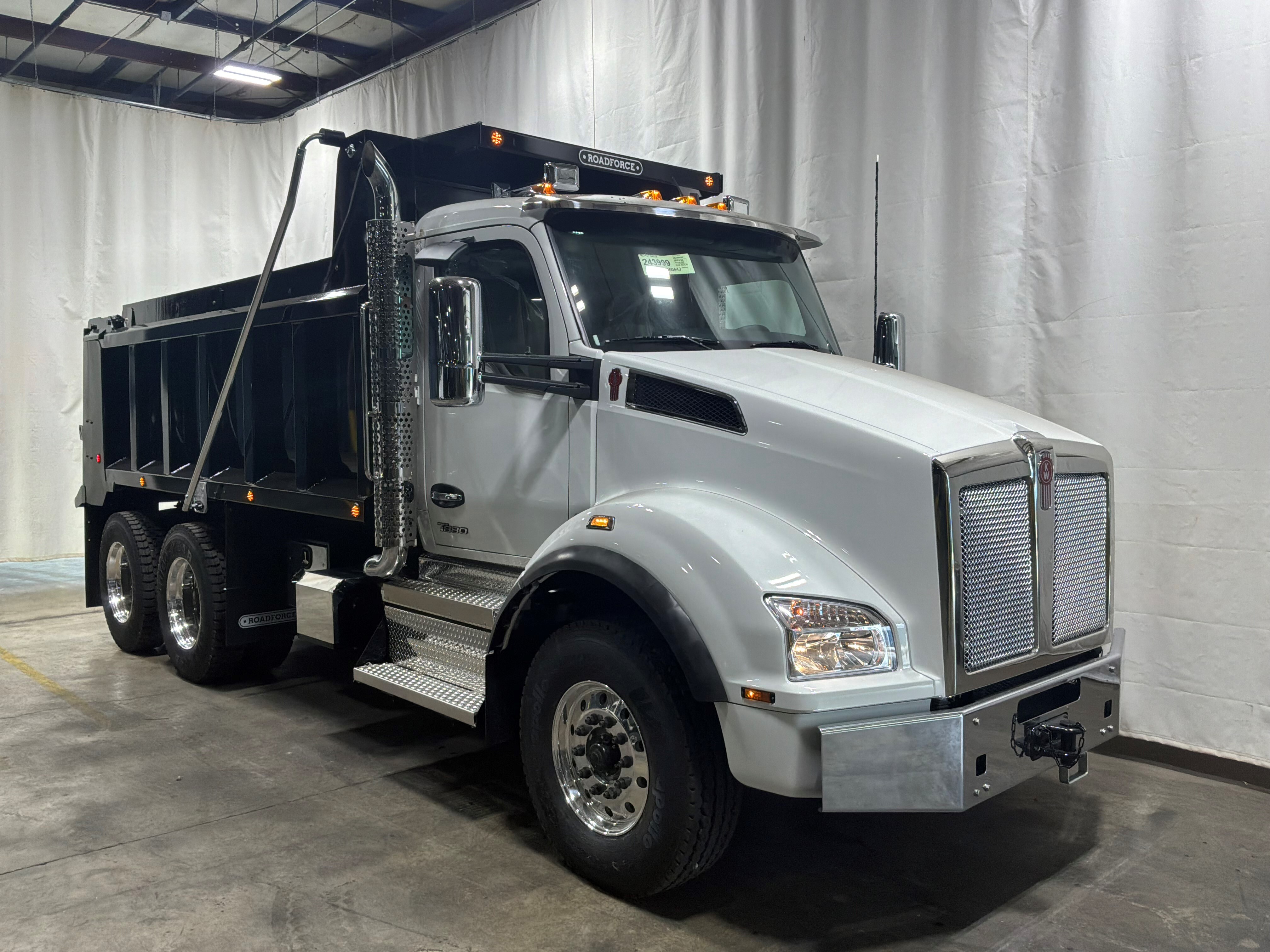 2027 KENWORTH T880 in Mableton, GA