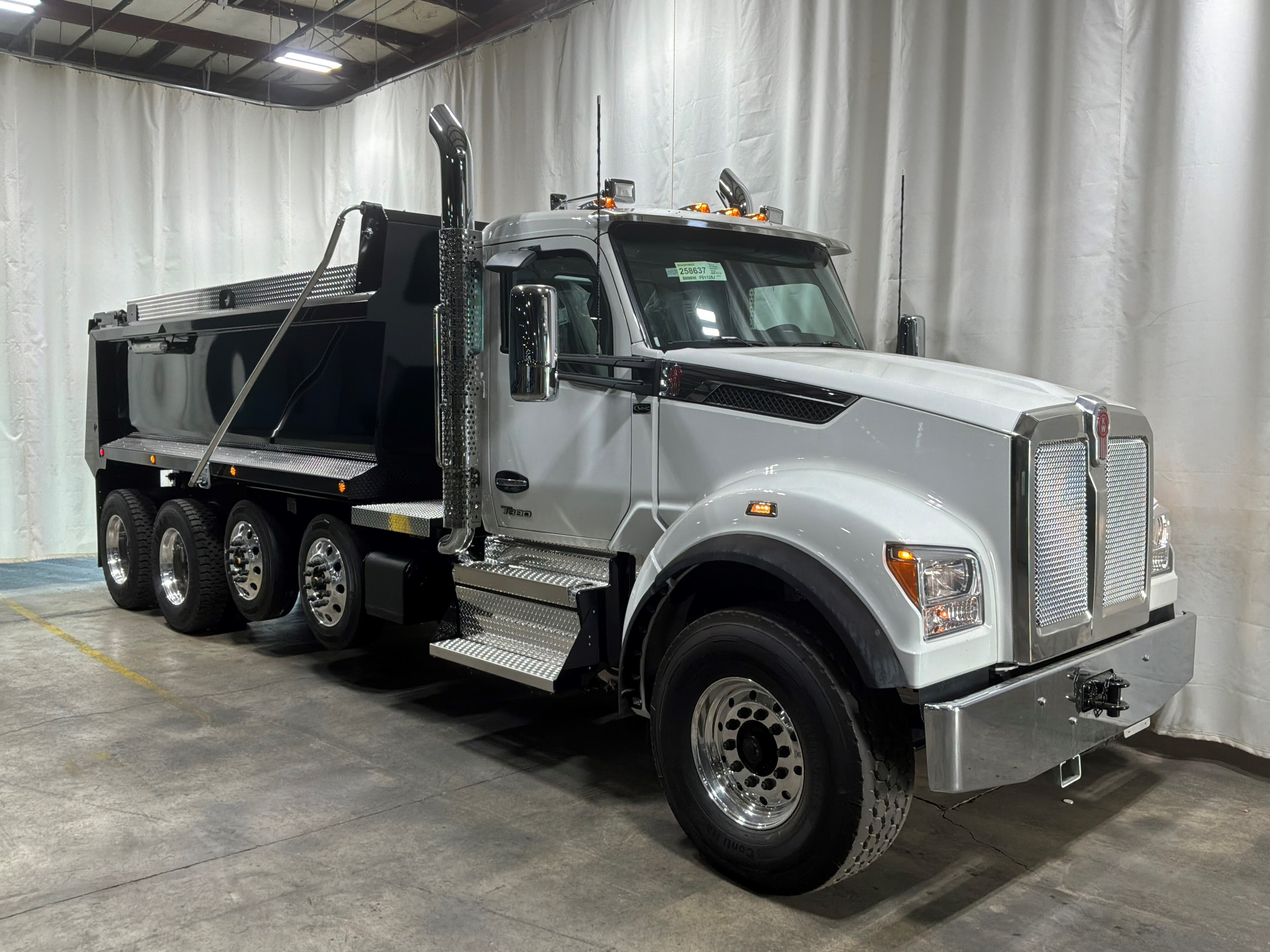2027 KENWORTH T880S PH in Clinton, NC