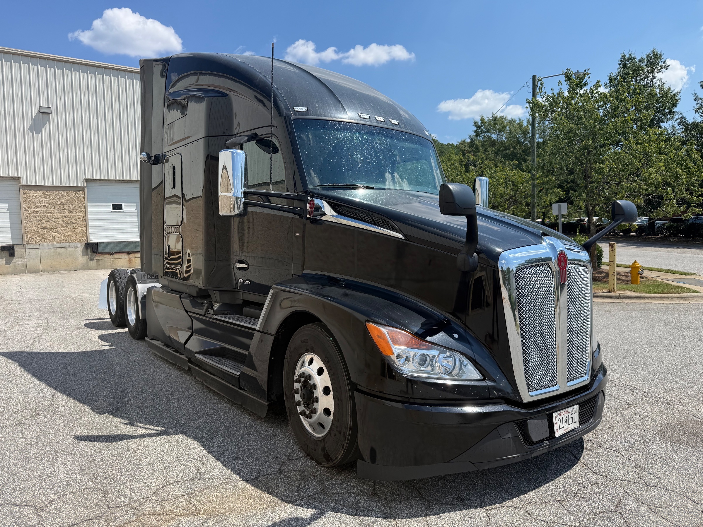 2023 KENWORTH T680 in Raleigh, NC