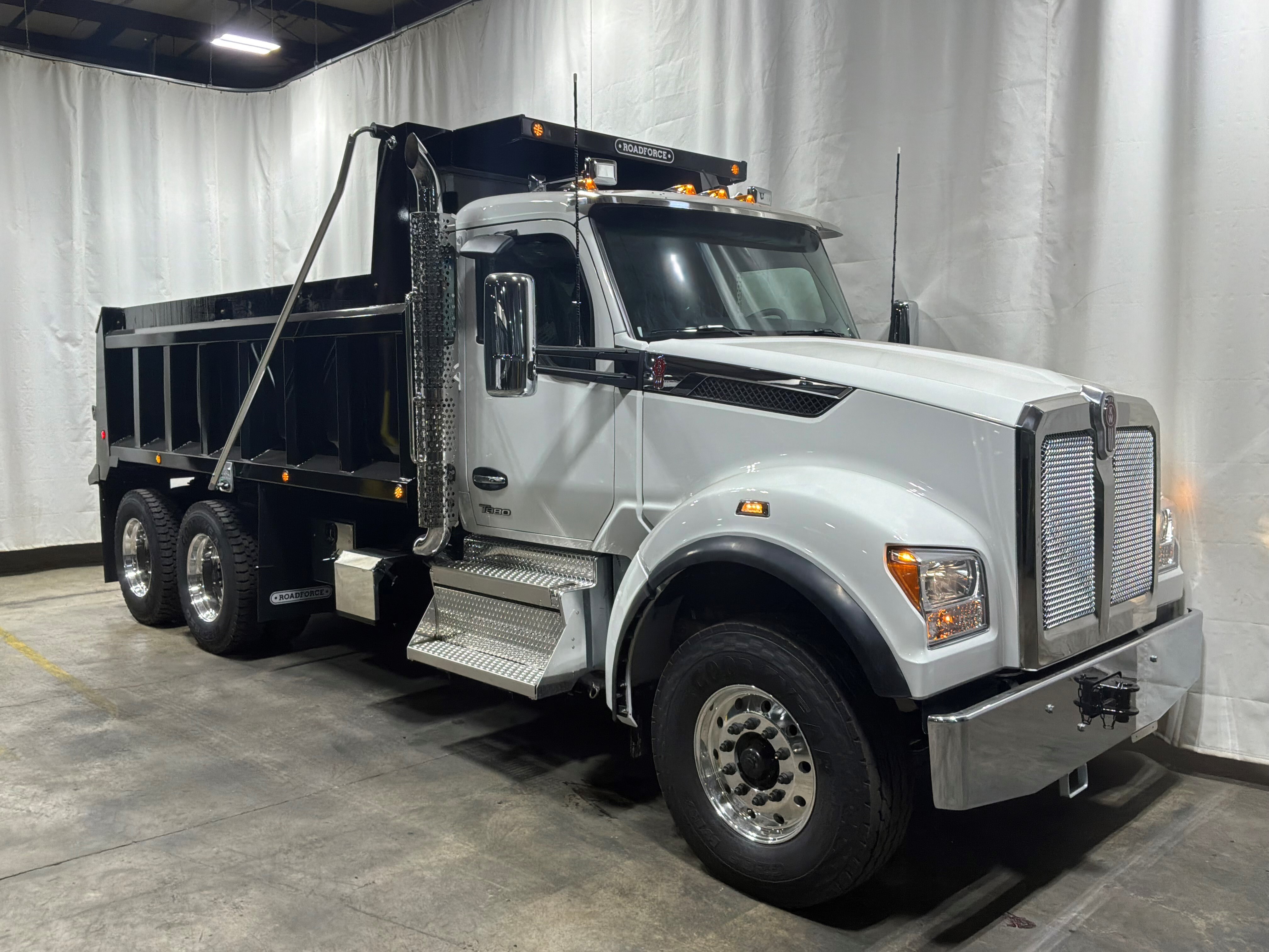 2027 KENWORTH T880S PH in Gainesville, GA