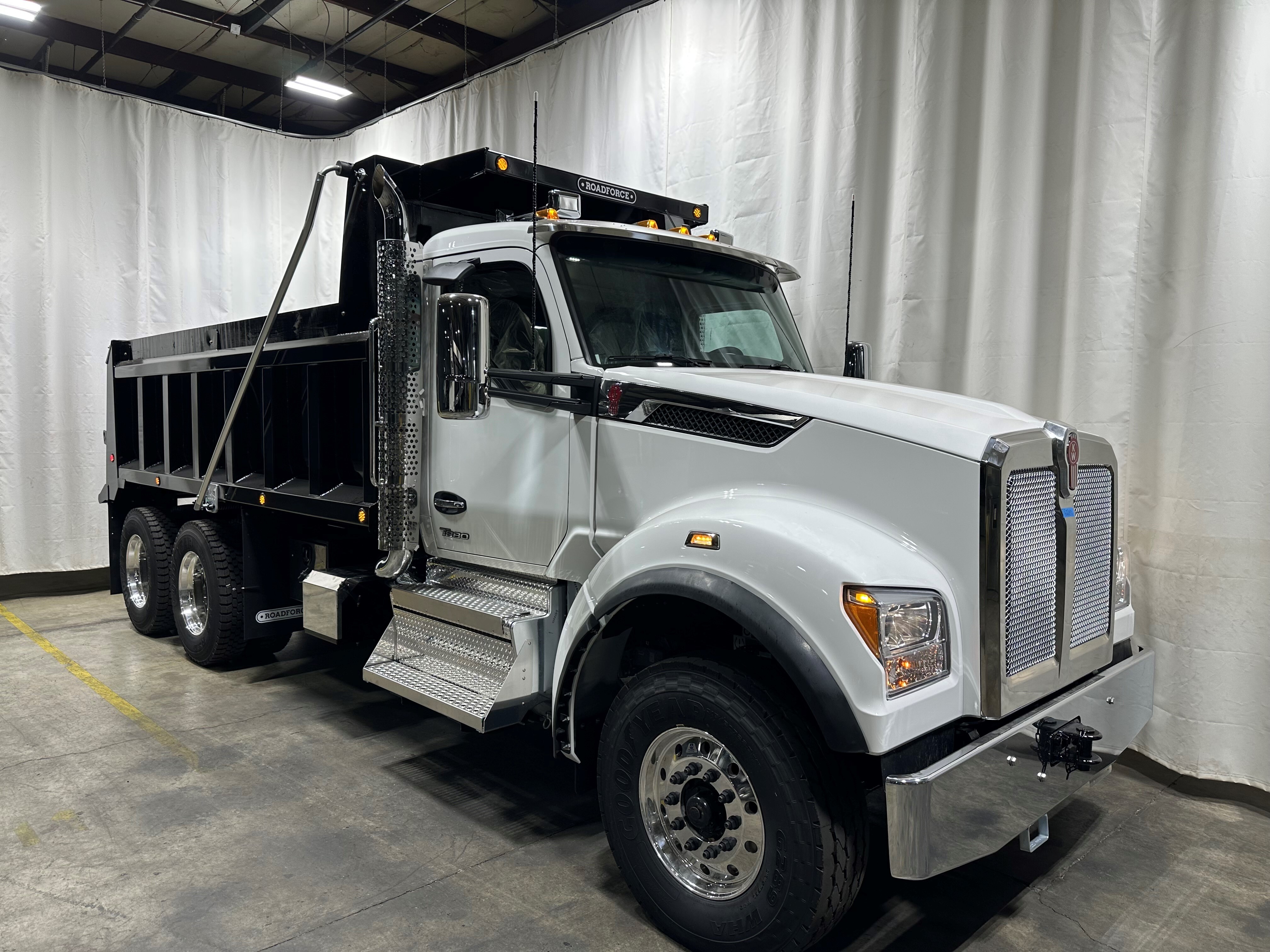 2027 KENWORTH T880S PH in Gainesville, GA