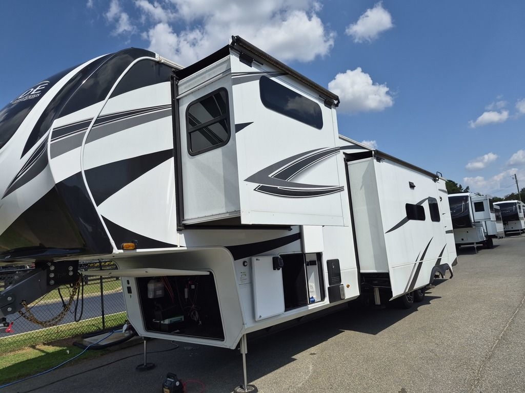 2024 Grand Design Solitude 391DL in byron GA