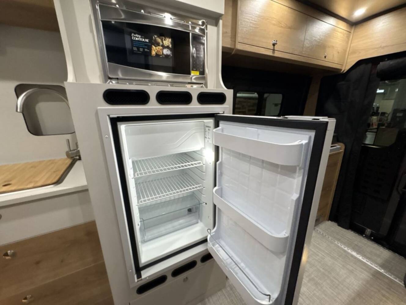 A photo of this 2026 Airstream Rangeline PT