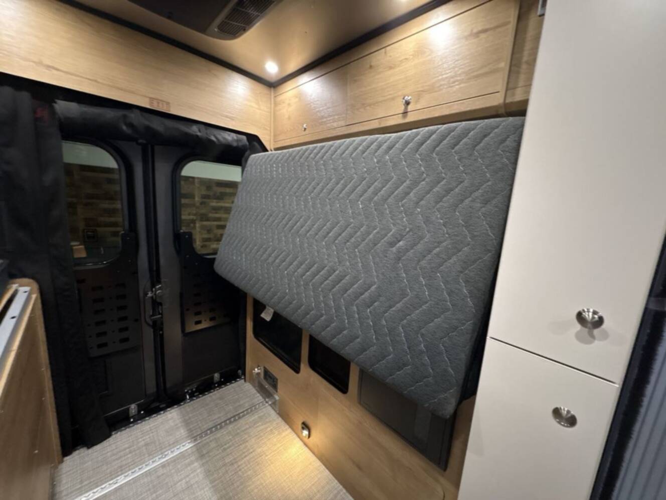 A photo of this 2026 Airstream Rangeline PT
